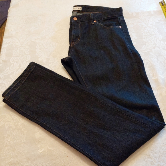 Uniqlo Denim - Uniqlo Ines De La Frassange slimfit straight leg low rise denim jeans. 29×33